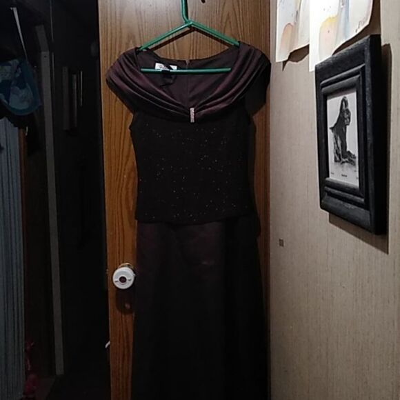 Formal or prom dress - Picture 4 of 6